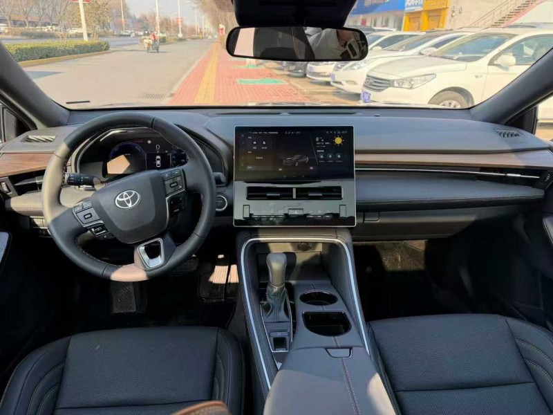 邢台25年丰田亚洲龙3