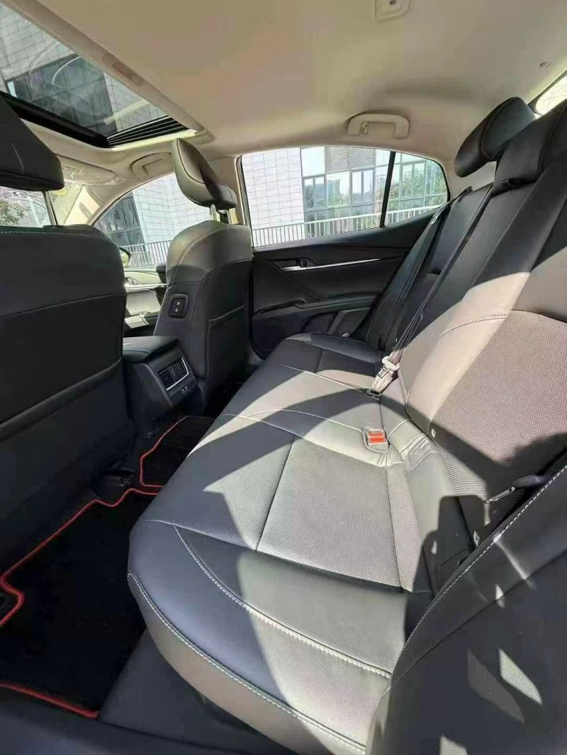 佛山25年丰田凯美瑞5