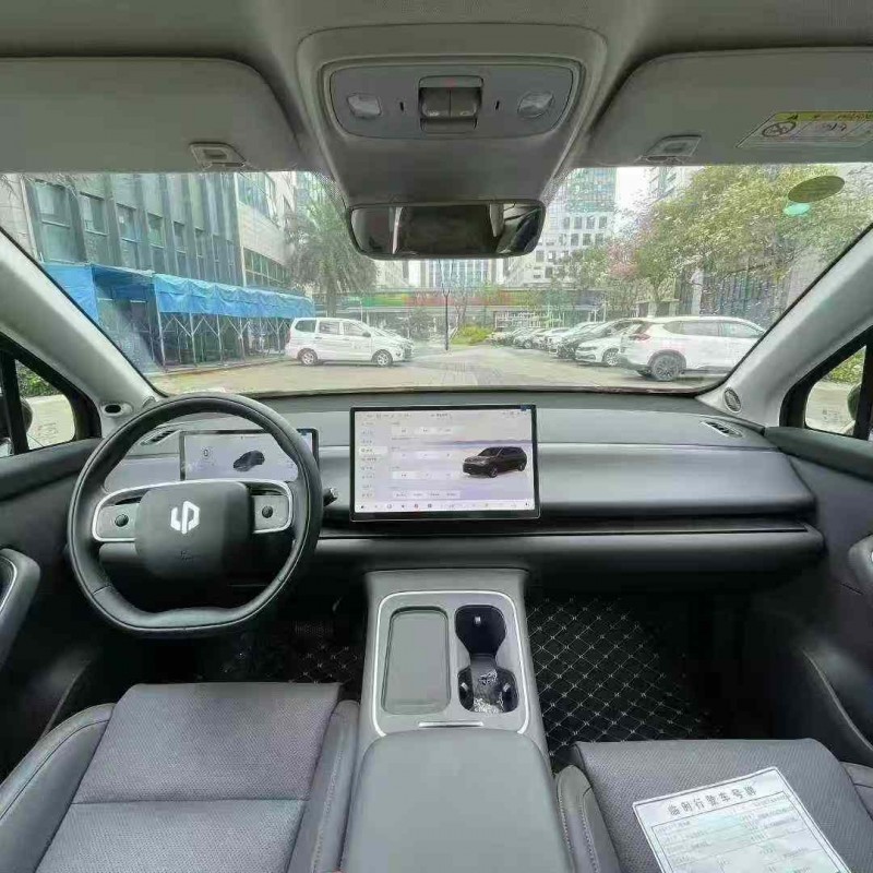 深圳25年零跑汽车C105