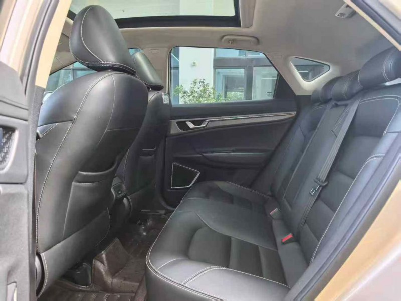 深圳17年吉利帝豪5