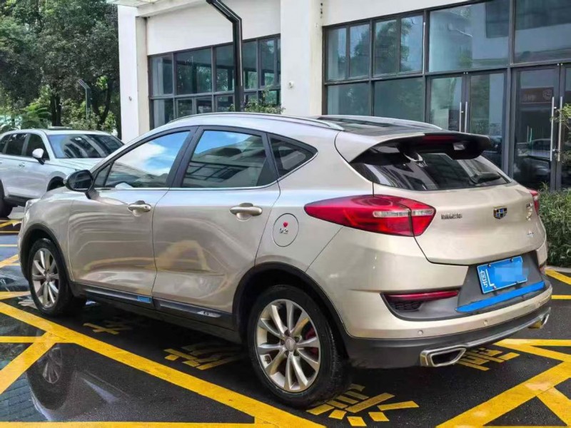 深圳17年吉利帝豪7