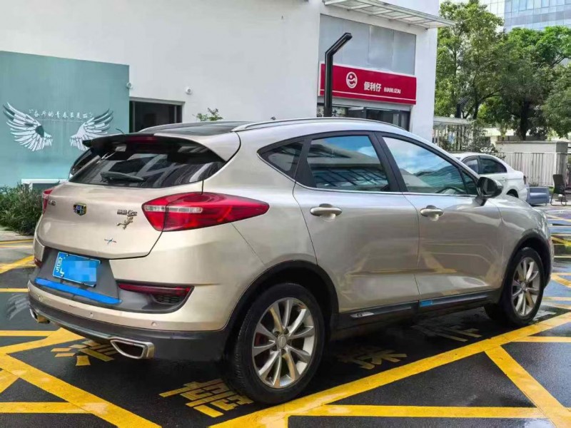 深圳17年吉利帝豪8