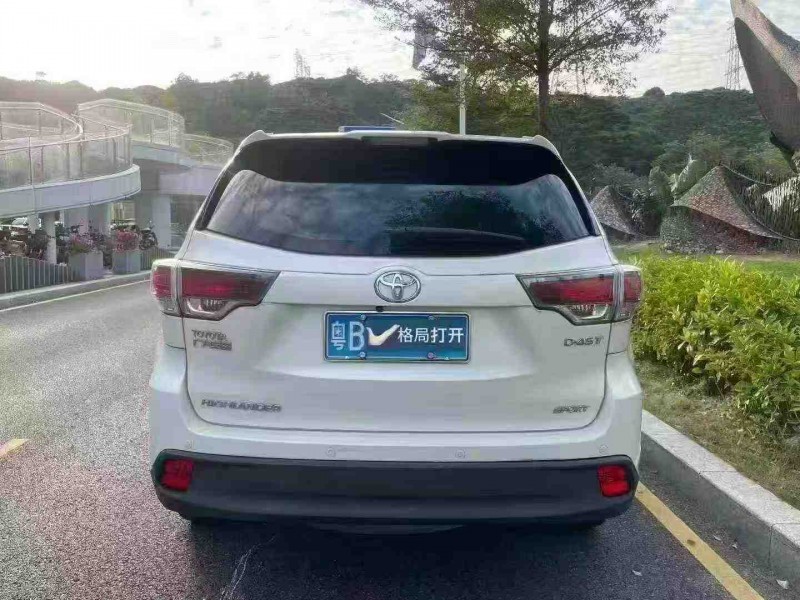 深圳17年丰田汉兰达9