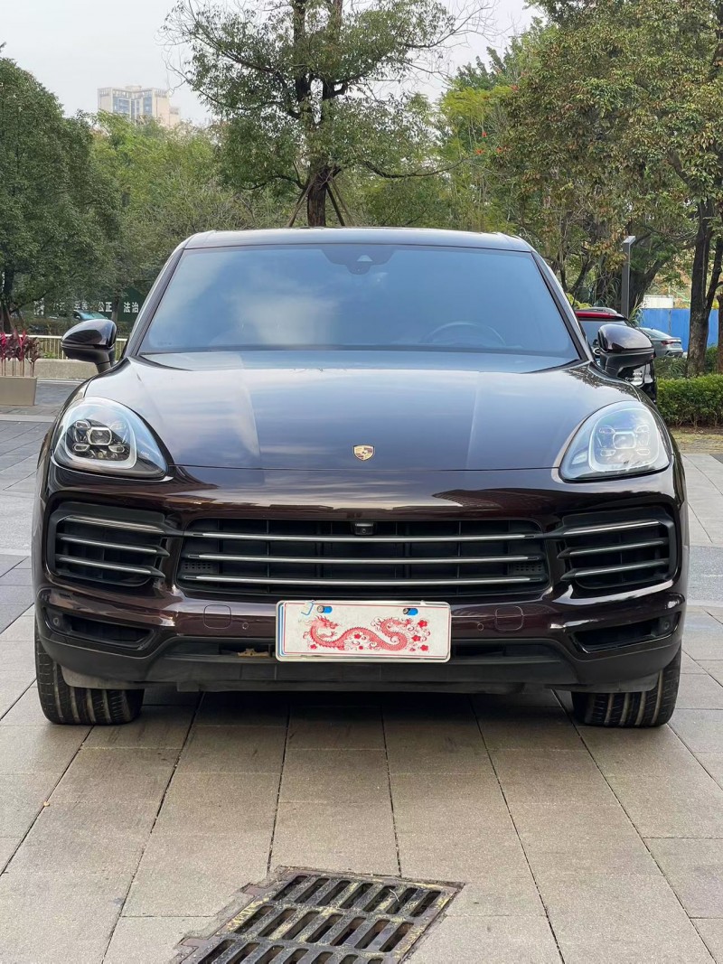 佛山19年保时捷卡宴1