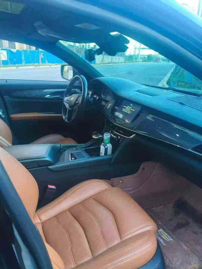 思茅18年凯迪拉克CT64