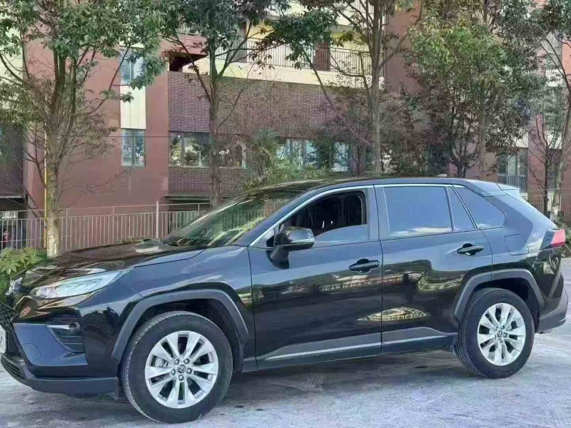 丽江22年丰田威兰达2