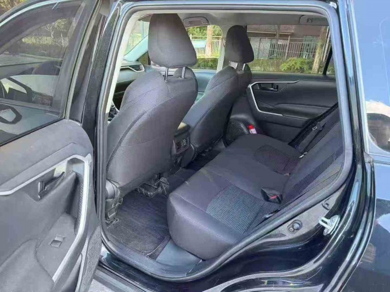 丽江22年丰田威兰达5