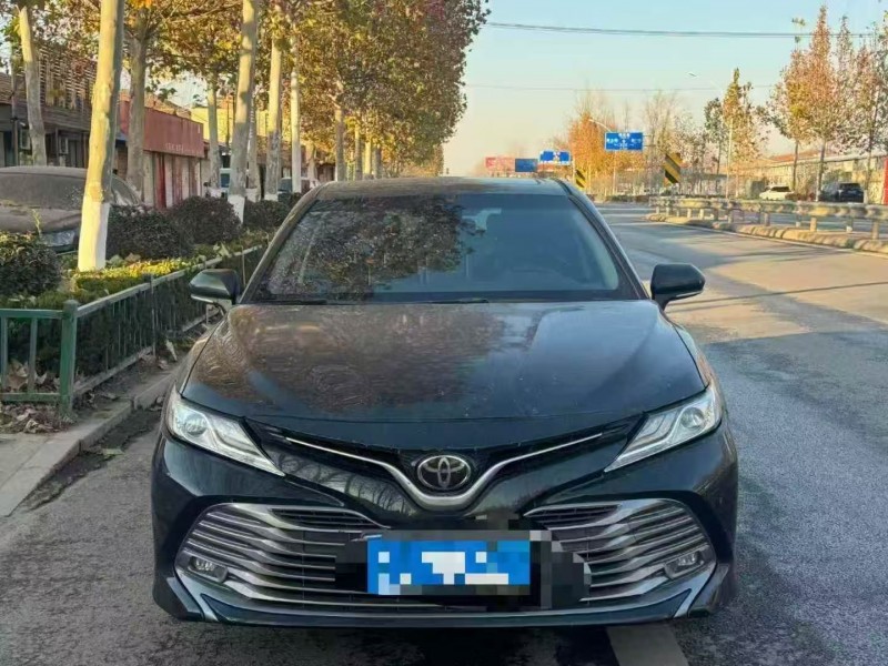 青岛19年丰田凯美瑞1