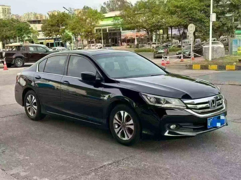 深圳16年本田雅阁2