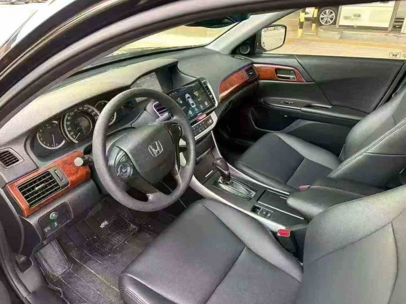 深圳16年本田雅阁4