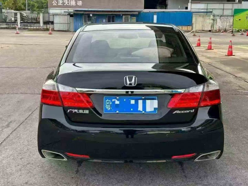 深圳16年本田雅阁7