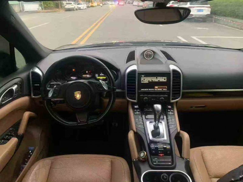 汕头14年保时捷卡宴4