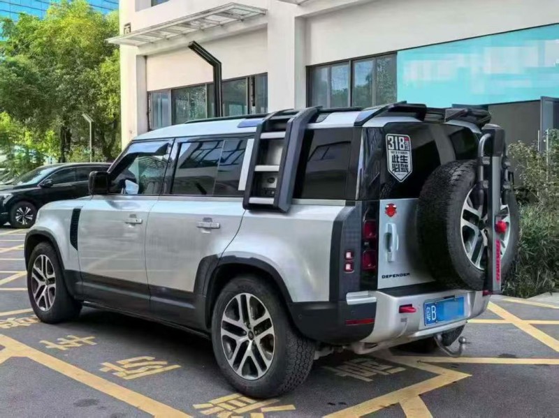 深圳23年路虎卫士4