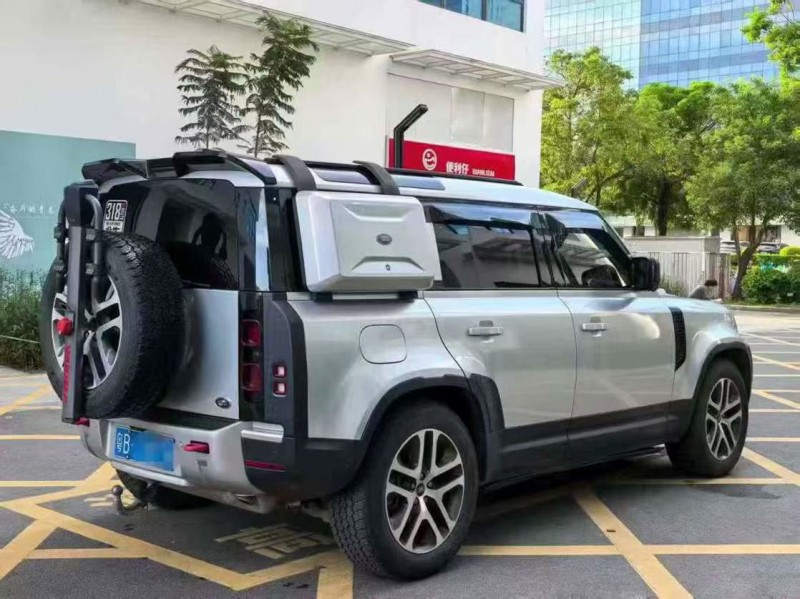 深圳23年路虎卫士8