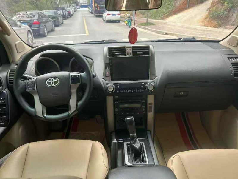 贵港12年丰田普拉多5