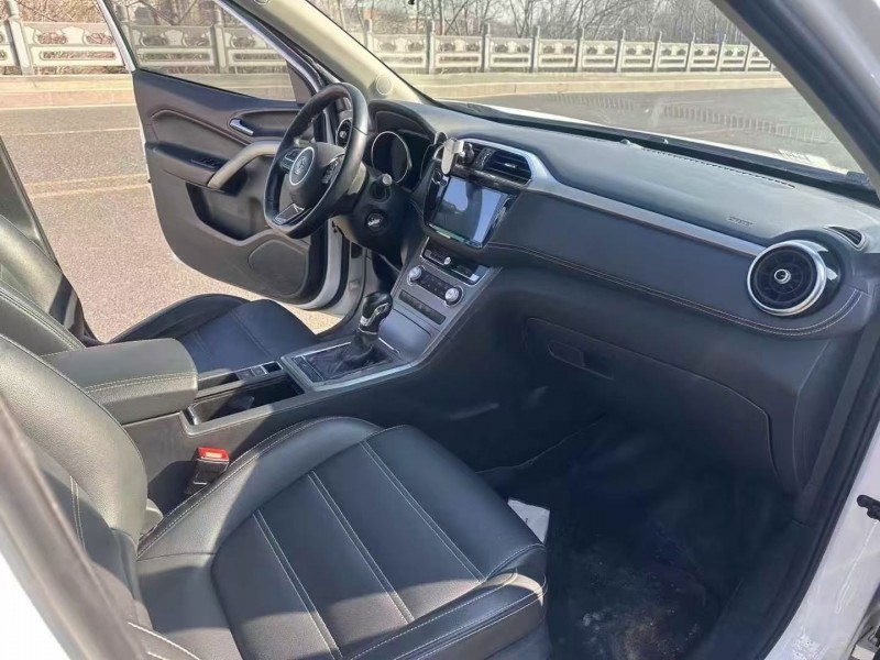 青岛17年名爵锐腾5