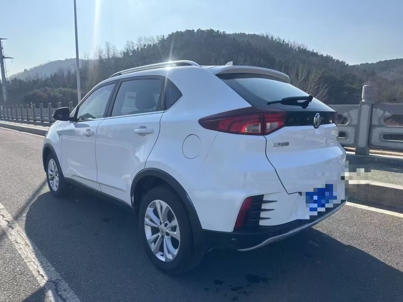 青岛17年名爵锐腾8