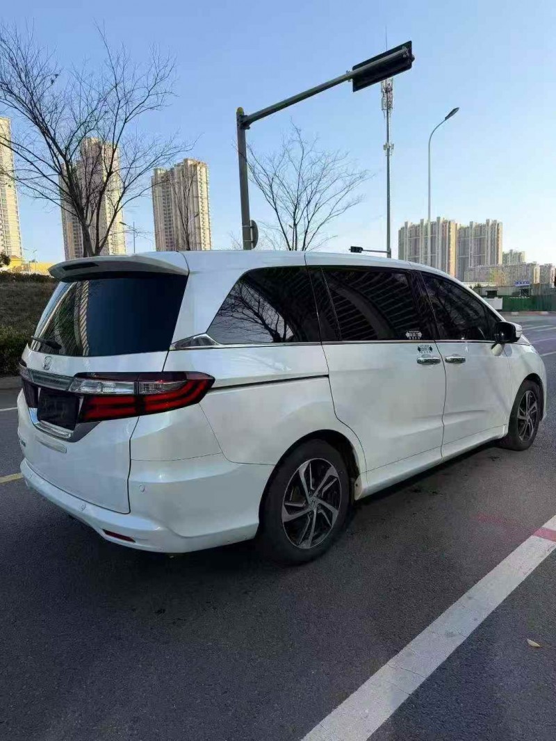 济宁16年本田奥德赛8