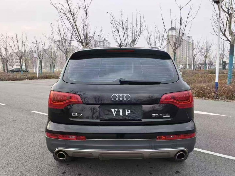 天津14年奥迪Q78