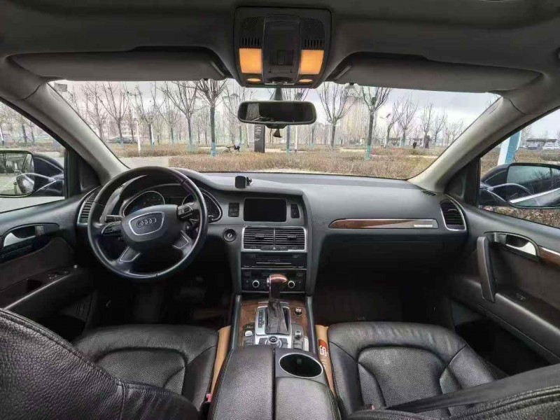 天津14年奥迪Q79