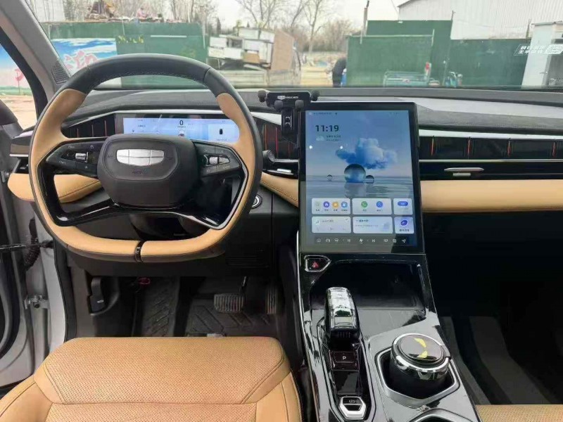 枣庄23年吉利博越5