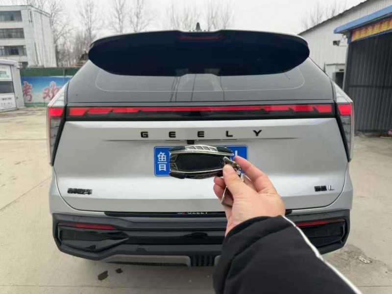 枣庄23年吉利博越8