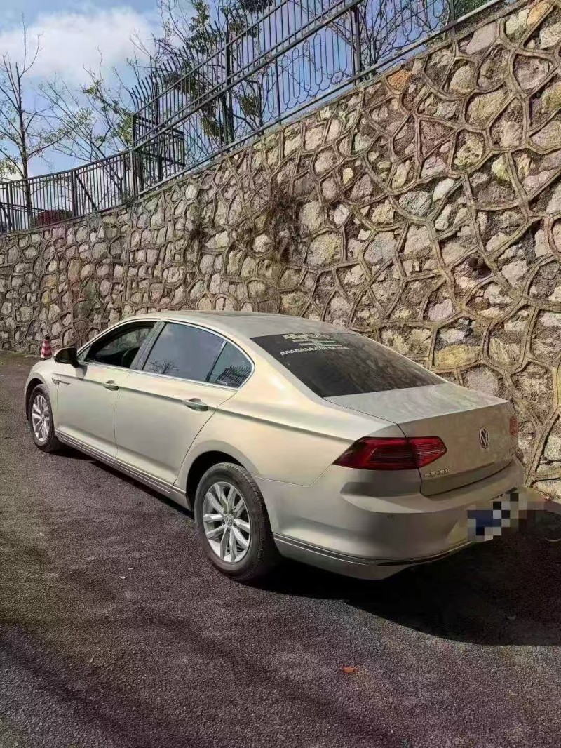 六盘水19年大众迈腾5