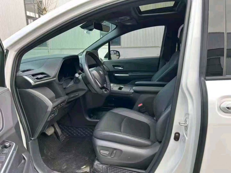 淄博23年丰田塞纳4