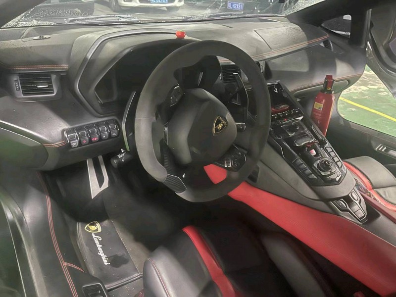 广州14年兰博基尼LP7004