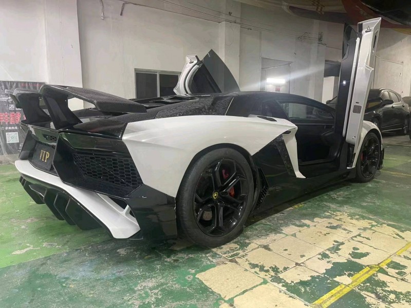 广州14年兰博基尼LP7008