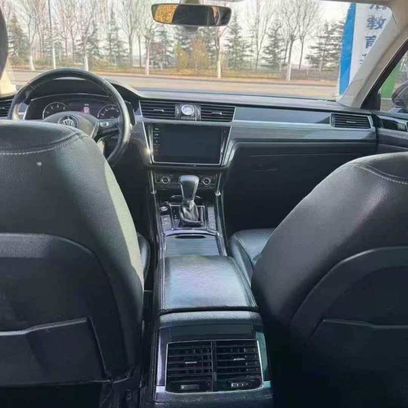 泰安18年大众辉昂8