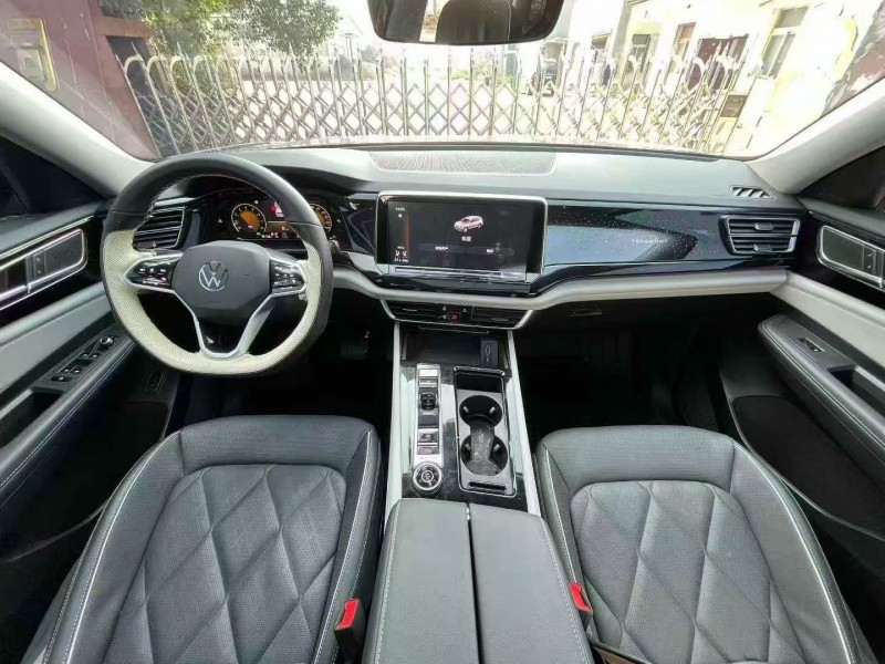 襄阳25年大众途昂8