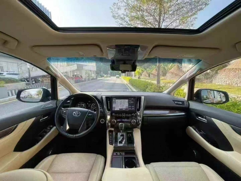 深圳23年丰田威尔法5