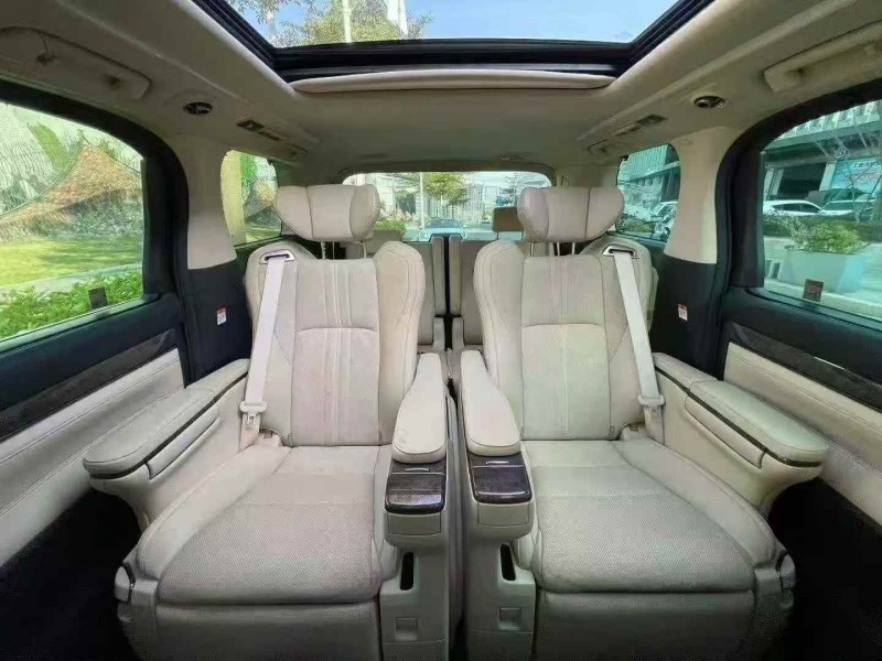 深圳23年丰田威尔法6