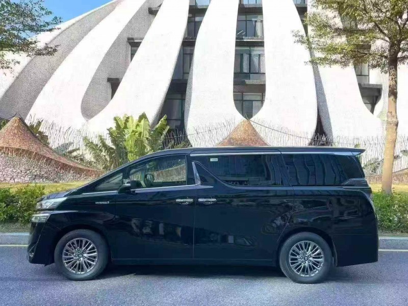 深圳23年丰田威尔法7