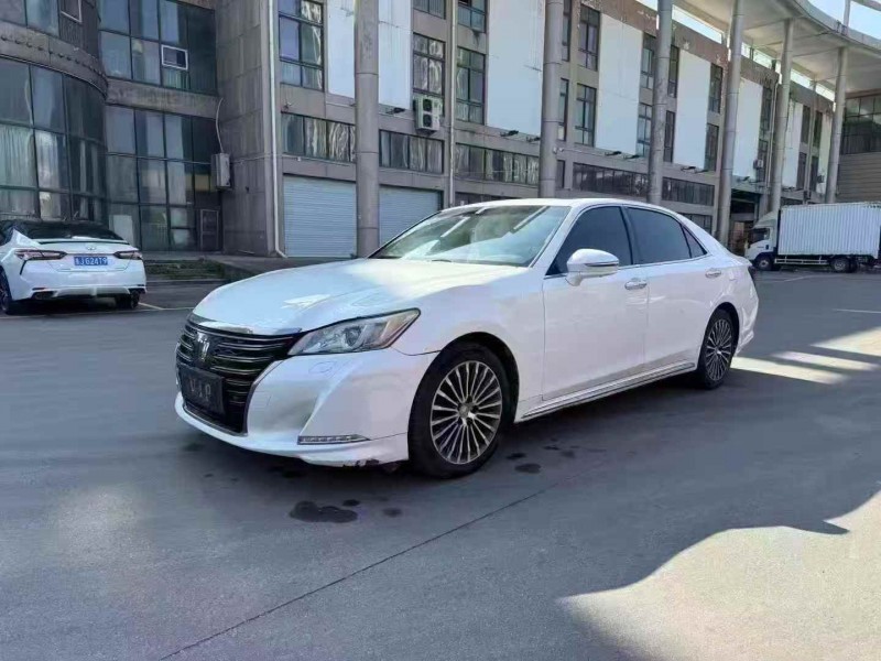 湖州18年丰田皇冠2