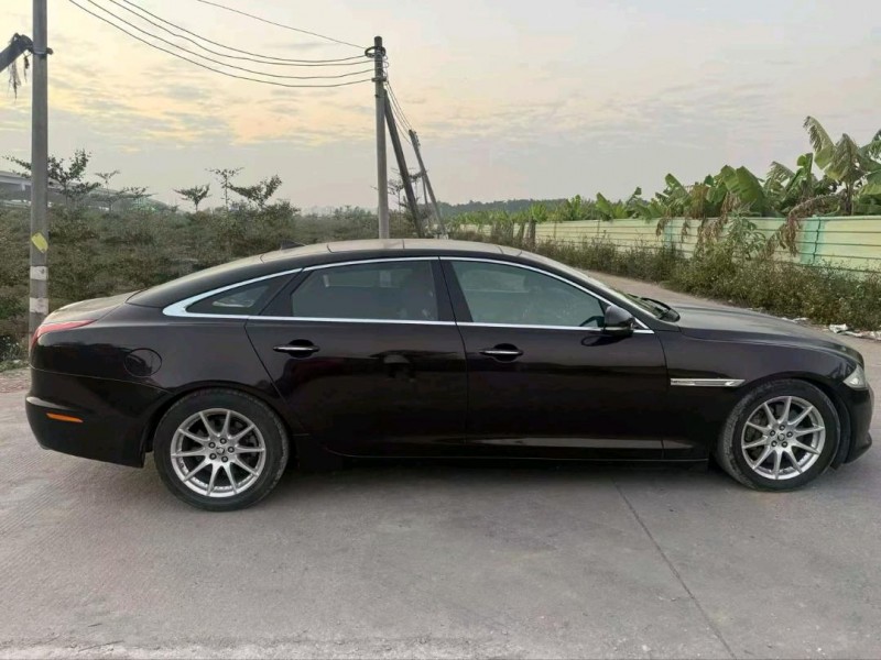 中山13年捷豹XJL4