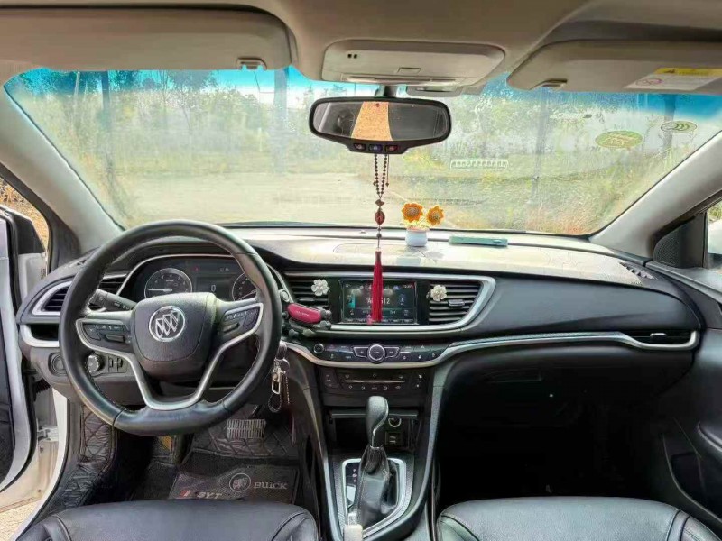 宜昌20年别克英朗3