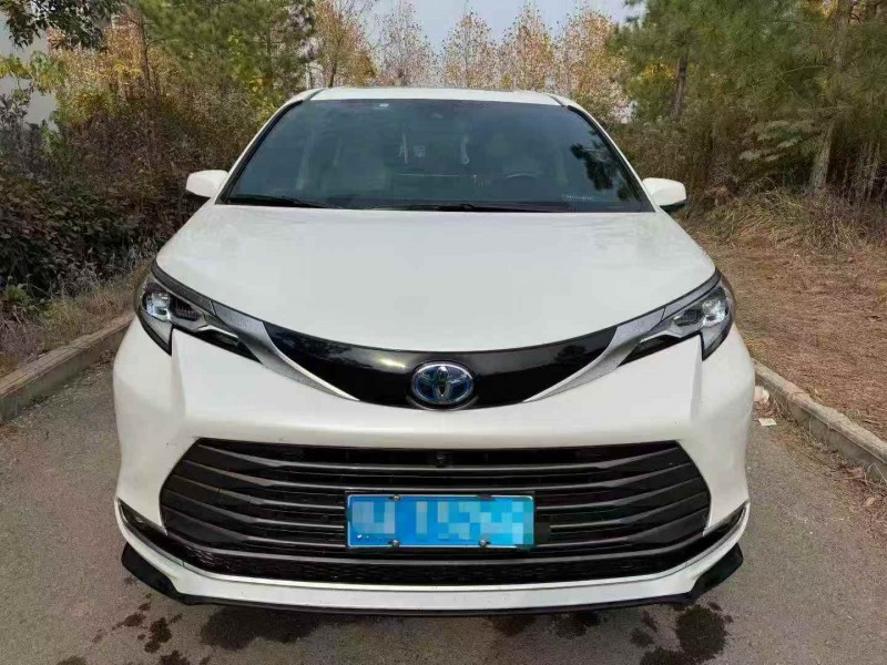 十堰22年丰田塞纳1