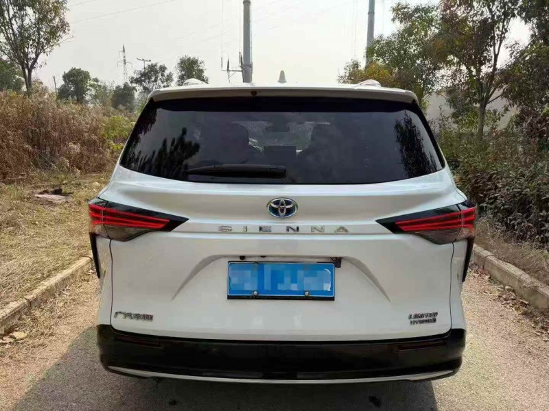 十堰22年丰田塞纳7