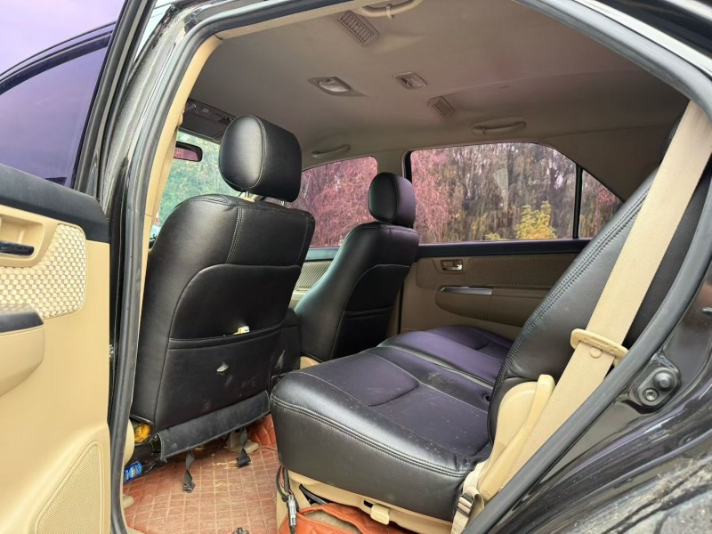 许昌18年丰田奔跑者4