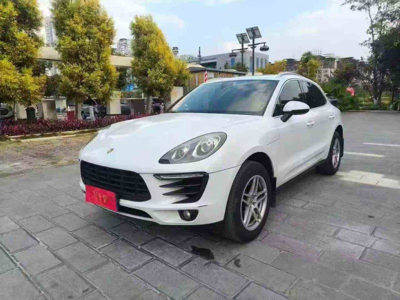 保山16年保时捷Macan2