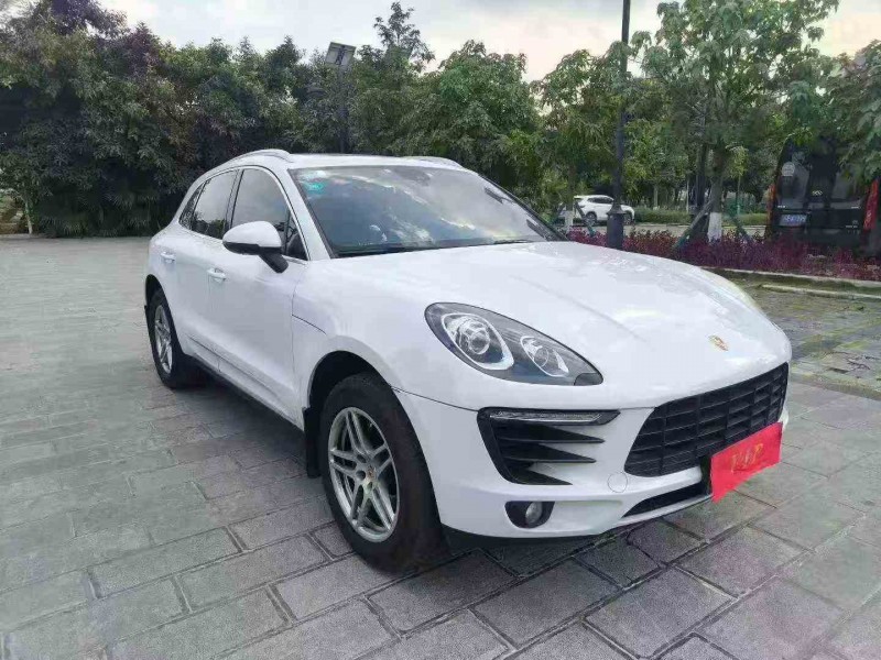 保山16年保时捷Macan3