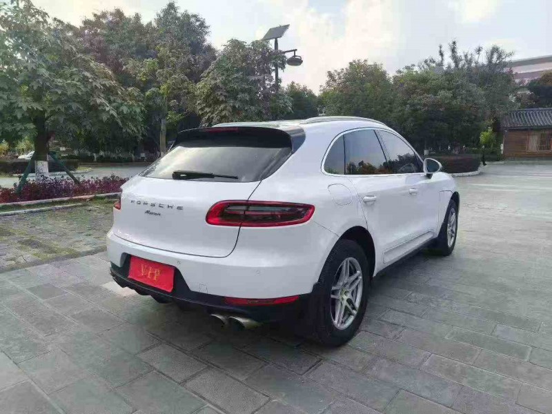 保山16年保时捷Macan7