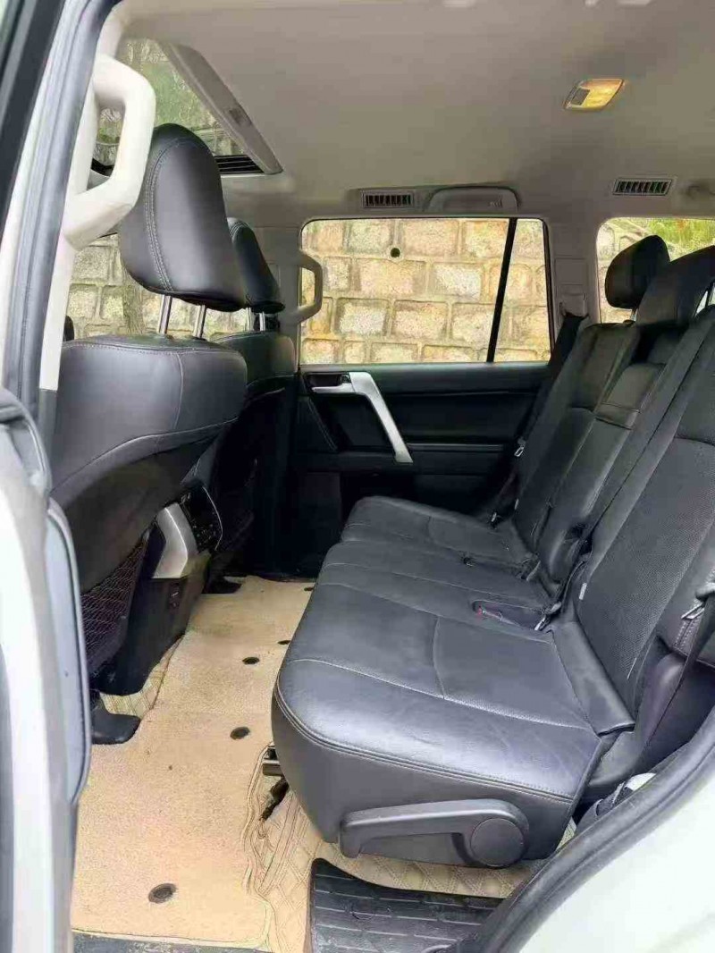 玉溪19年丰田普拉多7