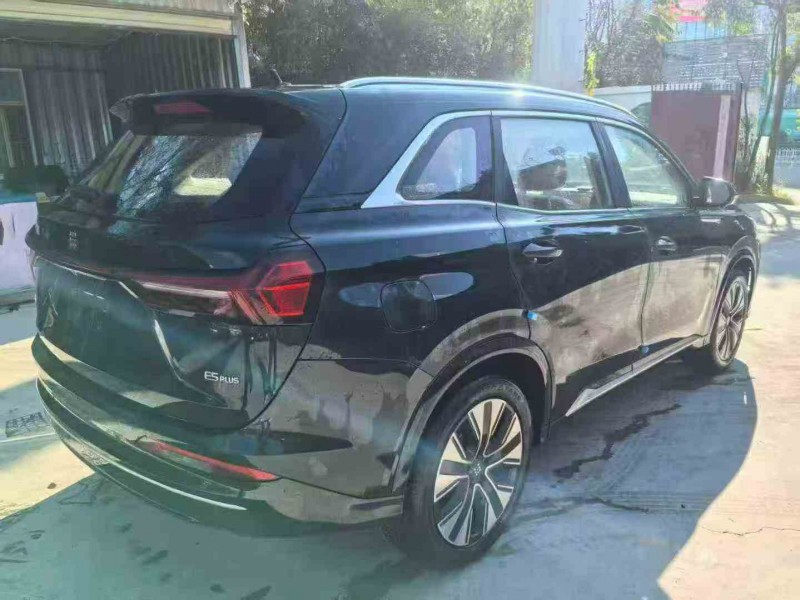 昆明25年东风蓝电E57