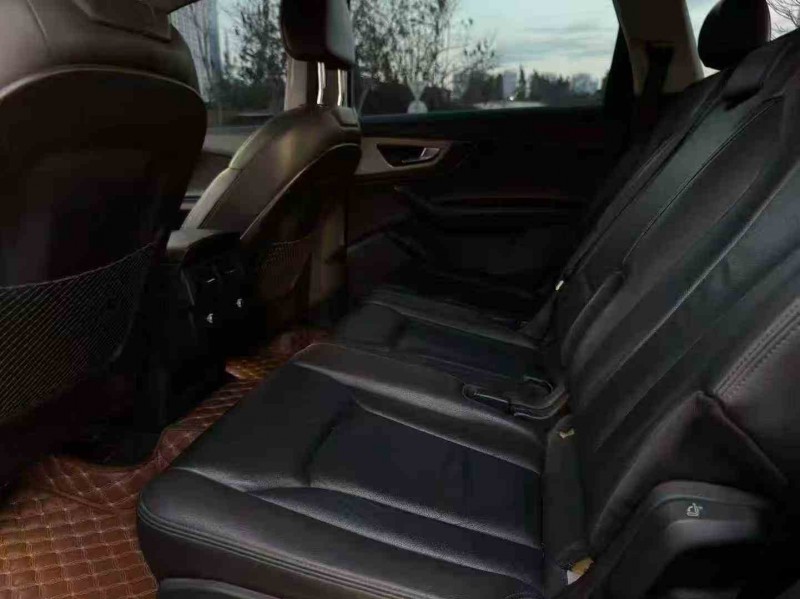 昭通17年奥迪Q73