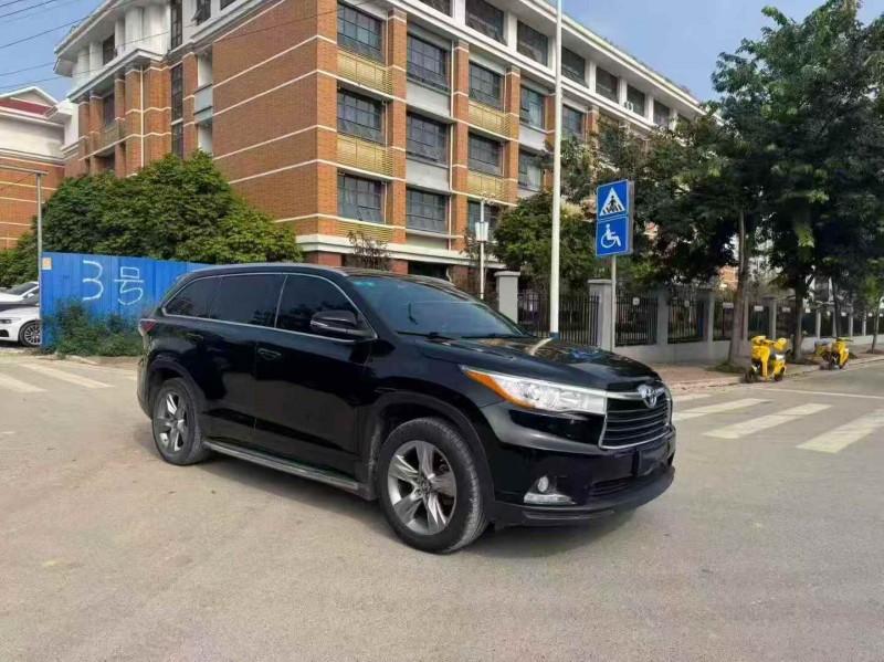 桂林17年丰田汉兰达3