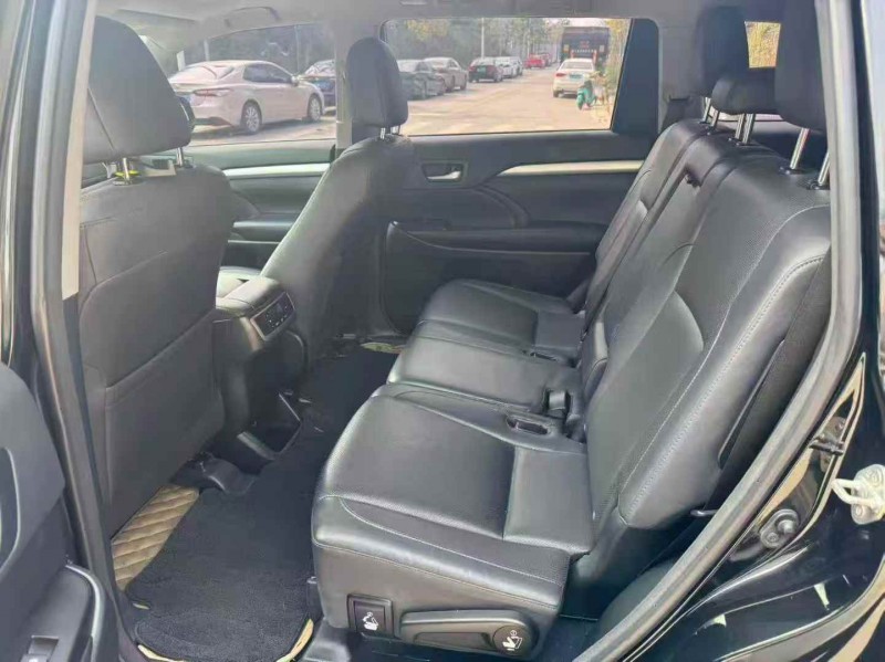 桂林17年丰田汉兰达4