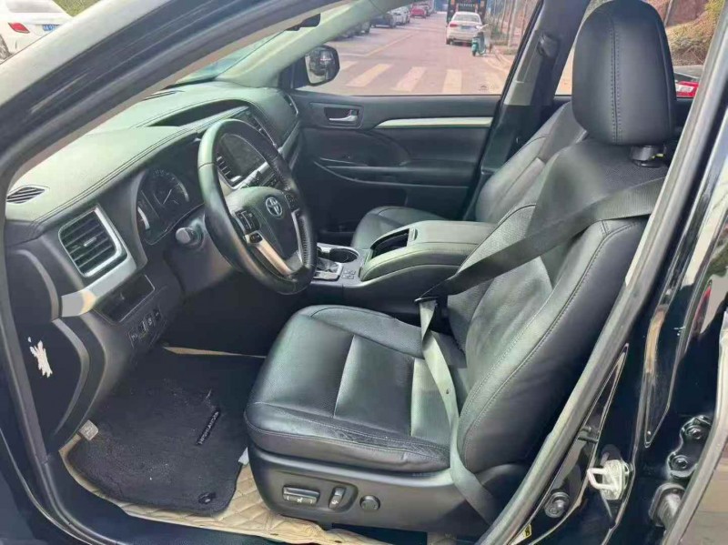 桂林17年丰田汉兰达5